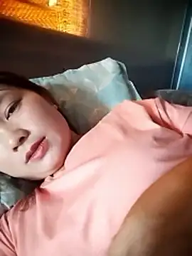 cute-hiphop online show from April 3, 2026, 5:05 am