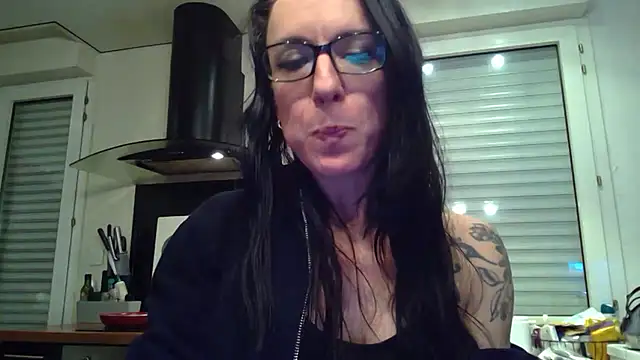 Snapshot of FITGIRL-MAEVA chatting on March 3, 2026, 6:58 pm FITGIRL-MAEVA online show from March 3, 2026, 6:58 pm