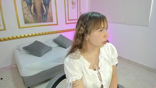 milaack  online show from February 26, 2026, 7:46 pm