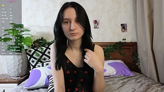 Snapshot of AuburnConfetti chatting on February 6, 2026, 6:11 pm AuburnConfetti online show from February 6, 2026, 6:11 pm