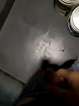 Snapshot of Castrol1289 chatting on February 8, 2026, 4:43 pm Castrol1289 online show from February 8, 2026, 4:43 pm