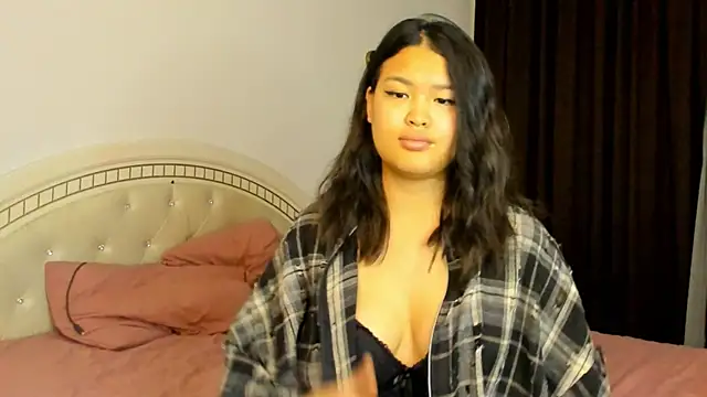 luna yum online show from February 14, 2026, 7:21 pm