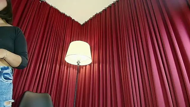 Snapshot of Sharlotte__1 chatting on March 7, 2026, 11:40 am Sharlotte 1 online show from March 7, 2026, 11:40 am