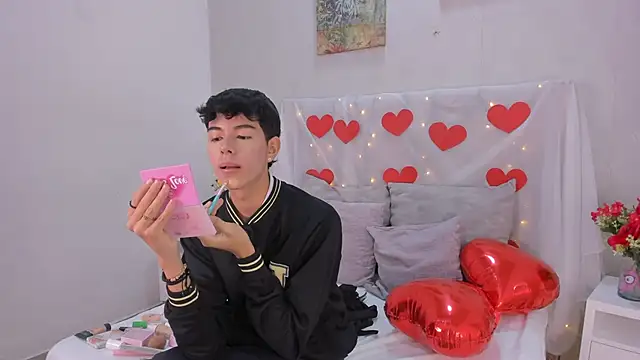 noah lewiss online show from February 17, 2026, 10:56 am