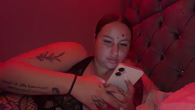 Snapshot of MissSophhh chatting on February 10, 2026, 10:25 pm MissSophhh online show from February 10, 2026, 10:25 pm