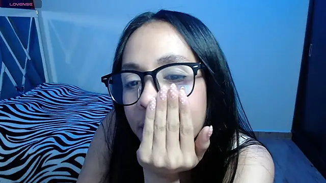 Snapshot of paula_lopez__ chatting on April 17, 2026, 12:57 am paula lopez online show from April 17, 2026, 12:57 am