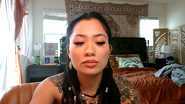 222goddess444you online show from February 11, 2026, 6:02 pm