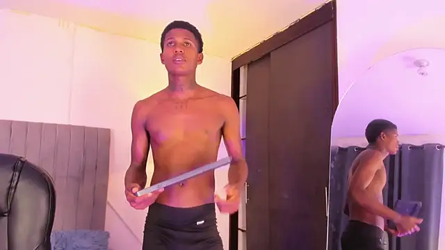 Snapshot of im_oleiderr chatting on February 8, 2026, 4:05 am im oleiderr online show from February 8, 2026, 4:05 am