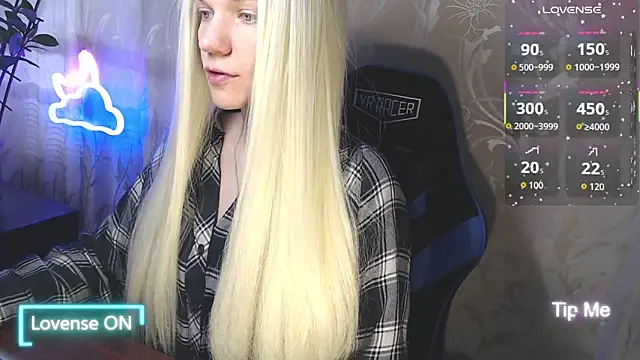 Snapshot of Shiny_Victoria chatting on March 20, 2026, 9:03 am Shiny Victoria online show from March 20, 2026, 9:03 am