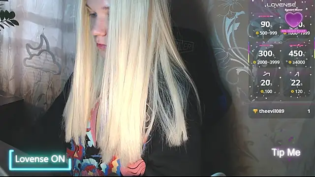 Snapshot of Shiny_Victoria chatting on April 3, 2026, 8:45 am Shiny Victoria online show from April 3, 2026, 8:45 am