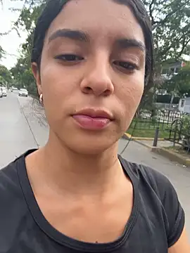 NaniBlossomX online show from March 1, 2026, 7:27 pm