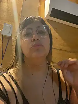 Snapshot of calistrababy chatting on February 2, 2026, 2:54 am calistrababy online show from February 2, 2026, 2:54 am