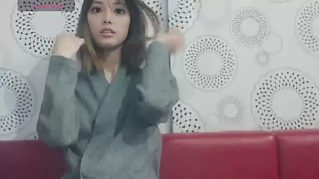 erinaka123 online show from April 4, 2026, 2:25 pm