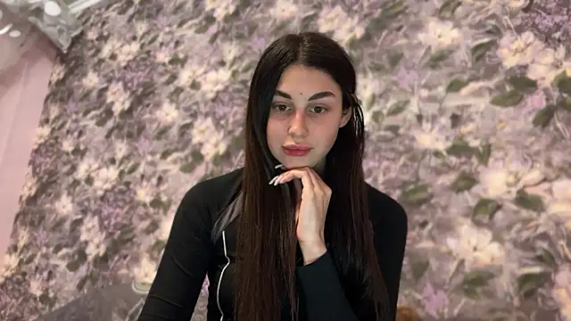 Snapshot of LiluMartiznir chatting on April 6, 2026, 6:53 pm LiluMartiznir online show from April 6, 2026, 6:53 pm