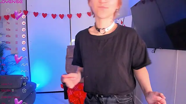 Snapshot of AutumnWhisper chatting on March 11, 2026, 8:59 pm AutumnWhisper online show from March 11, 2026, 8:59 pm