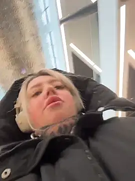 Snapshot of Chiibi chatting on February 20, 2026, 9:21 am Chiibi online show from February 20, 2026, 9:21 am