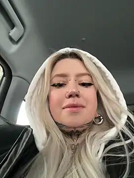 Snapshot of Chiibi chatting on February 28, 2026, 10:27 am Chiibi online show from February 28, 2026, 10:27 am