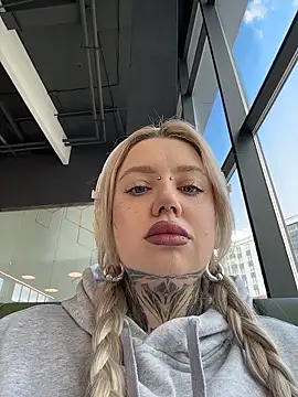 Chiibi online show from April 13, 2026, 10:54 am