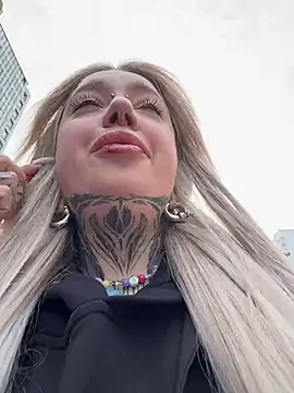 Chiibi online show from April 15, 2026, 10:11 am