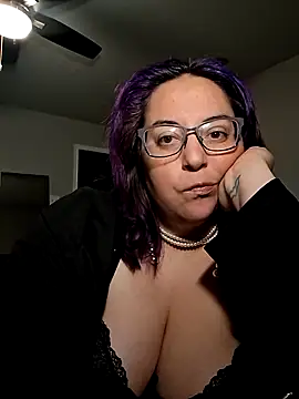 Snapshot of RavenOnyx chatting on February 8, 2026, 3:10 am RavenOnyx online show from February 8, 2026, 3:10 am