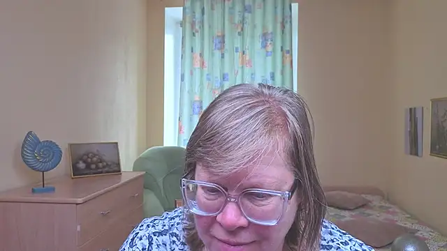 Snapshot of Emma_Eclipsee chatting on February 28, 2026, 10:38 am Emma Eclipsee online show from February 28, 2026, 10:38 am