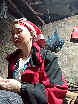 lena-cute online show from February 8, 2026, 1:03 pm