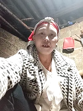 lena-cute online show from February 16, 2026, 12:45 pm