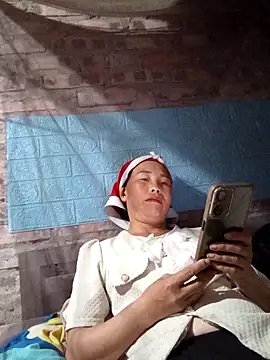 lena-cute online show from April 5, 2026, 3:09 pm