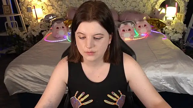 KristiFoxy online show from May 12, 2026, 6:38 pm