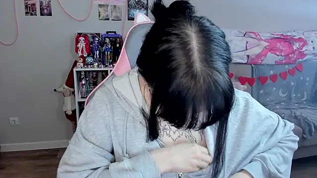 MollysLand online show from March 5, 2026, 9:05 am