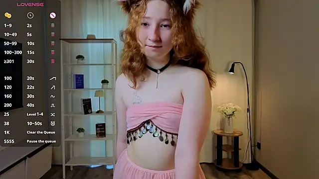 MaraButtrey online show from May 19, 2026, 1:56 am