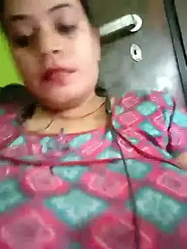 Snapshot of 06Rozi chatting on April 1, 2026, 5:19 am 06Rozi online show from April 1, 2026, 5:19 am