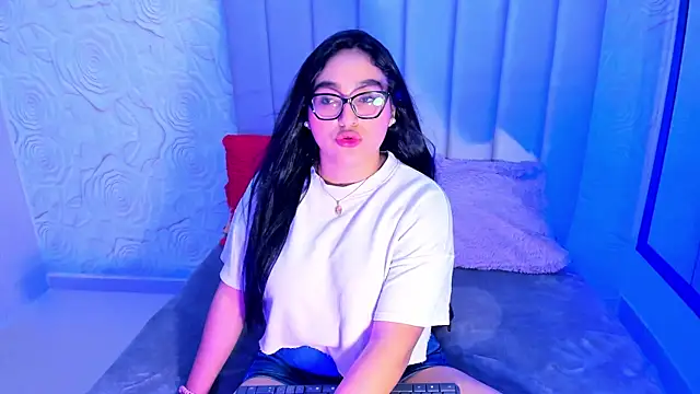 Lya dubois  online show from June 25, 2026, 8:57 pm