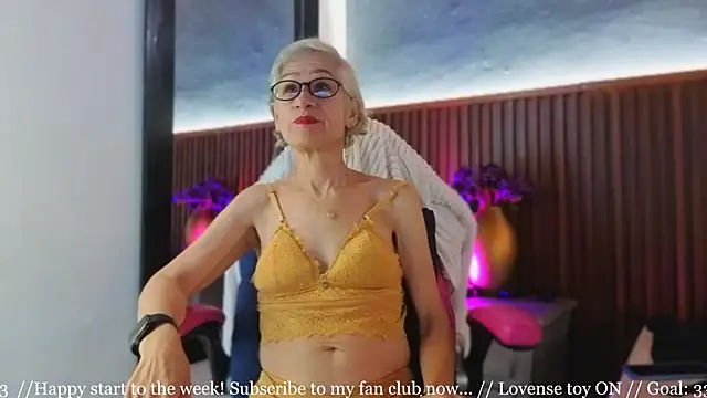 Snapshot of miss_monserrate01 chatting on February 20, 2026, 1:11 pm miss monserrate01 online show from February 20, 2026, 1:11 pm