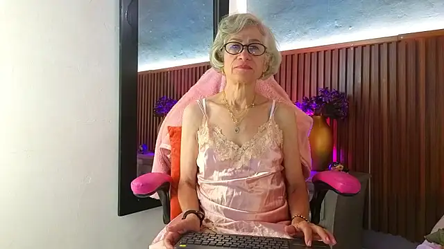 Snapshot of miss_monserrate01 chatting on February 26, 2026, 1:43 pm miss monserrate01 online show from February 26, 2026, 1:43 pm