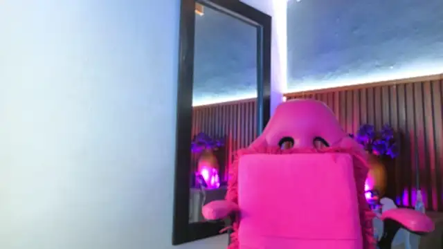 miss monserrate01 online show from March 3, 2026, 1:06 pm