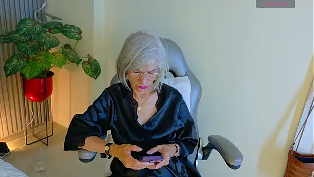 miss monserrate01 online show from July 13, 2026, 2:31 pm