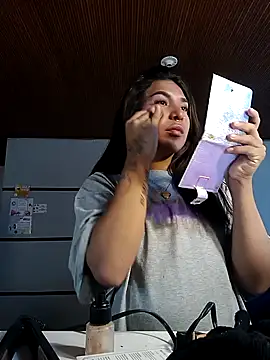 Snapshot of MeelFox chatting on February 6, 2026, 12:19 pm MeelFox online show from February 6, 2026, 12:19 pm