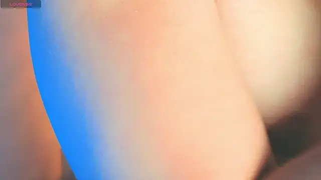 MeelFox online show from March 7, 2026, 12:46 pm