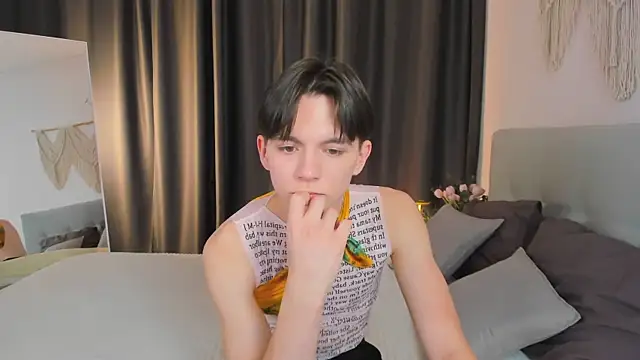 Snapshot of Ian_Harrickton chatting on March 1, 2026, 3:47 pm Ian Harrickton online show from March 1, 2026, 3:47 pm