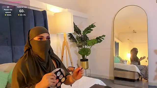 fatimarab   online show from February 27, 2026, 3:17 am