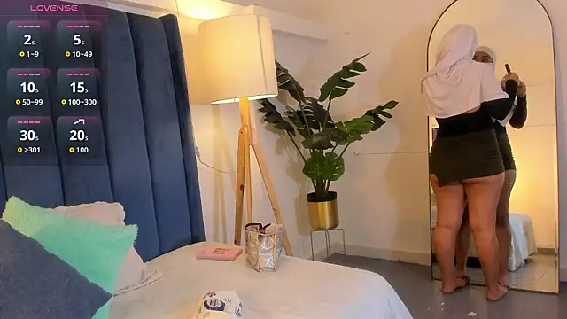 fatimarab   online show from March 3, 2026, 3:23 am