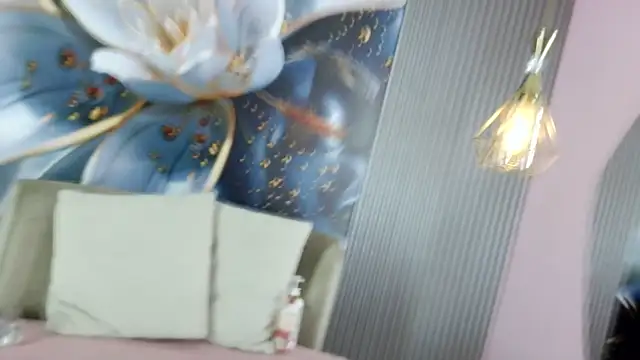 Snapshot of rouxinferno_cr chatting on February 24, 2026, 3:15 am rouxinferno cr online show from February 24, 2026, 3:15 am