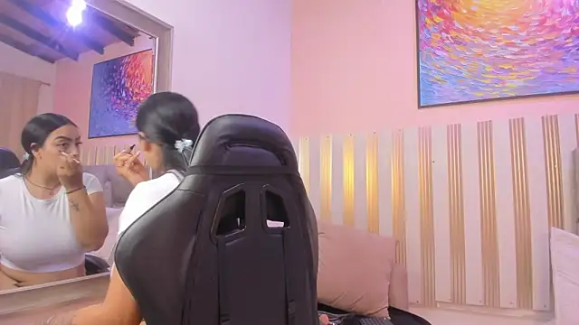 Snapshot of nina_glow chatting on March 14, 2026, 11:37 am nina glow online show from March 14, 2026, 11:37 am