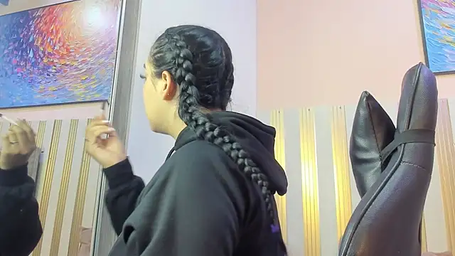 Snapshot of nina_glow chatting on March 20, 2026, 11:37 am nina glow online show from March 20, 2026, 11:37 am