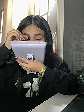 Snapshot of Sara_Fernandez_ chatting on February 20, 2026, 1:55 pm Sara Fernandez online show from February 20, 2026, 1:55 pm