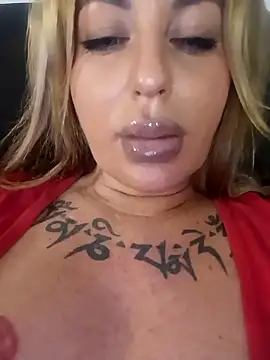 MiaMooly online show from December 20, 2025, 4:14 pm