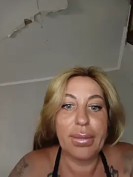 MiaMooly online show from July 20, 2026, 6:32 pm