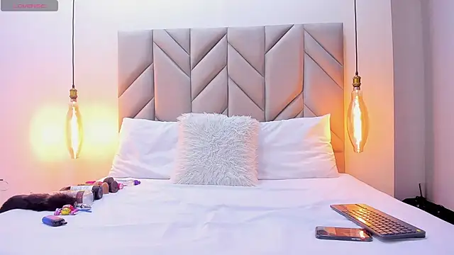 Snapshot of IsabellaFoox chatting on March 24, 2026, 1:27 pm IsabellaFoox online show from March 24, 2026, 1:27 pm