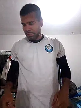 Snapshot of thom_1 chatting on April 21, 2026, 4:52 am thom 1 online show from April 21, 2026, 4:52 am